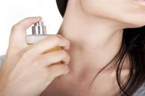 Semprot Parfum di Leher Ternyata Bisa Memicu Reaksi Berbahaya, Ini Data Ilmiah yang Membongkar Mitos Populer